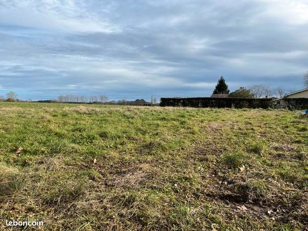 Terrain 1 045 m² Orx