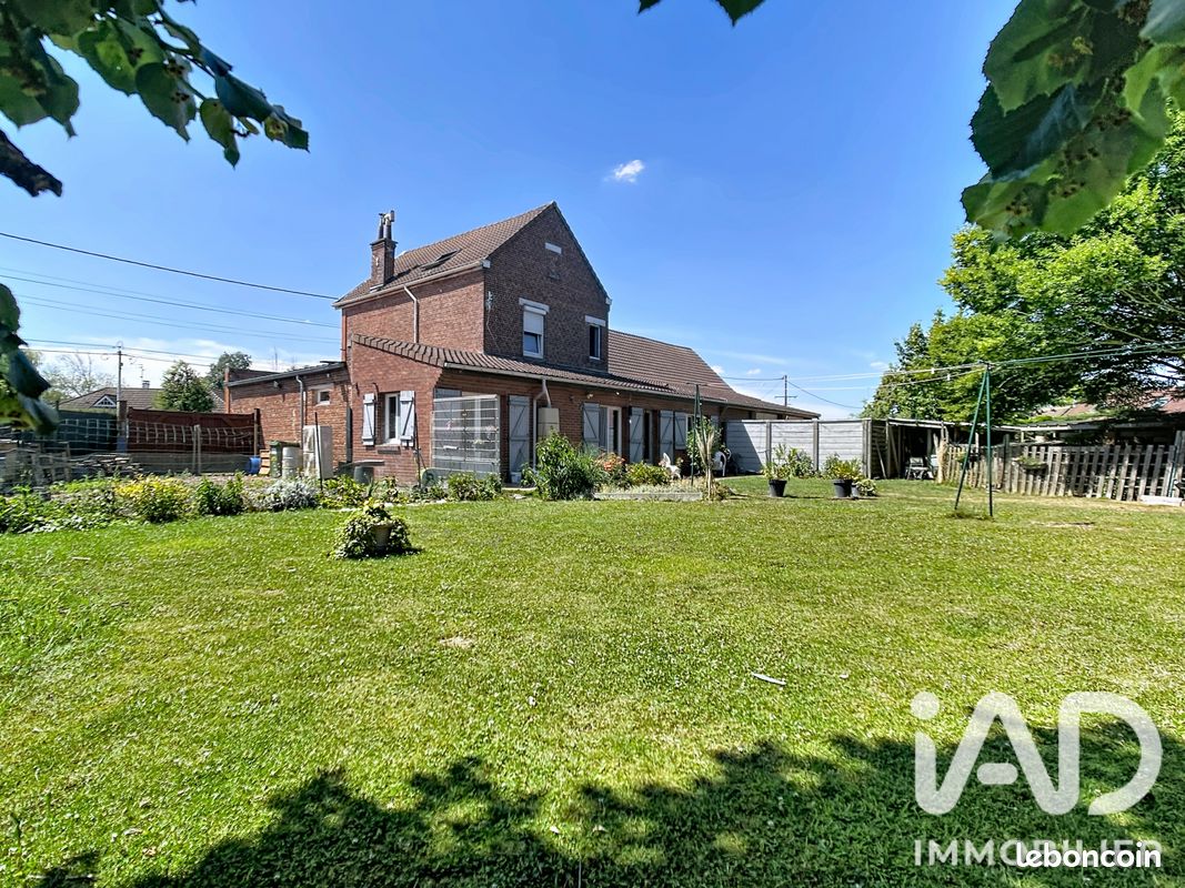 Maison 8 pièces 161 m² · à Neuve-Chapelle · 161 m² · 255 000 €