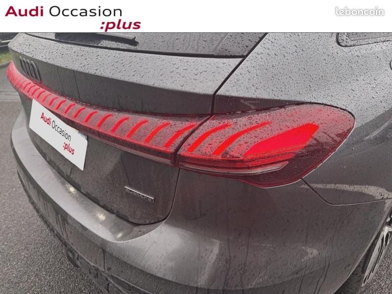 Audi A5 Avant 2.0 e-hybrid 299ch S line quattro S tronic 7 (image 18)