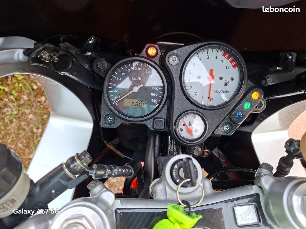 Honda 1000 vtr (image 3)