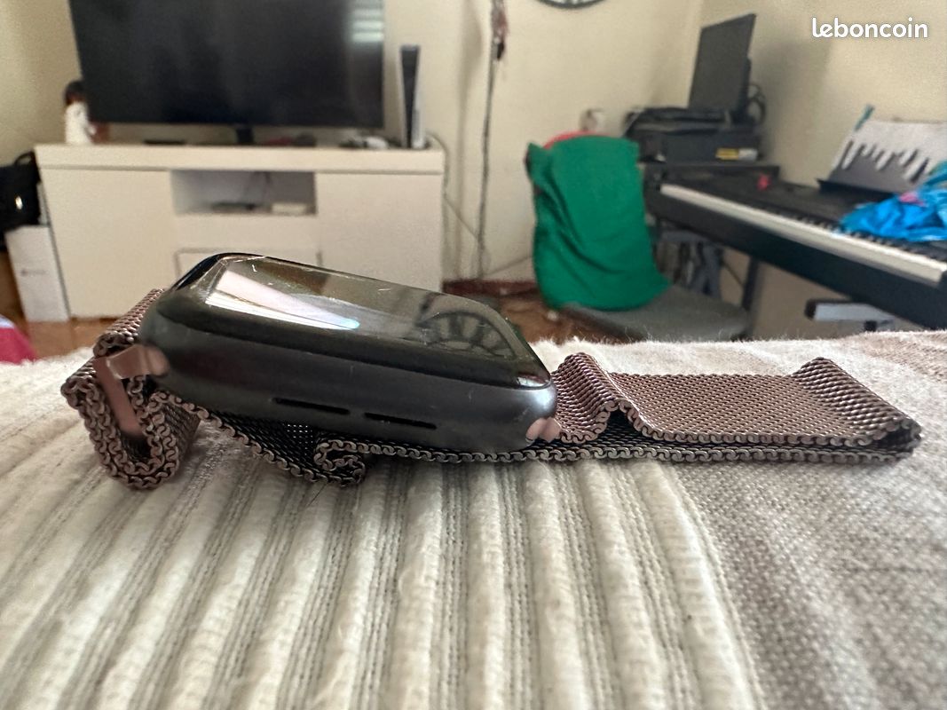 Apple Watch se (image 3)