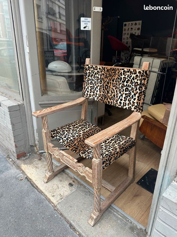 Fauteuil Vintage Chêne cérusé retapissé leopard (image 1)