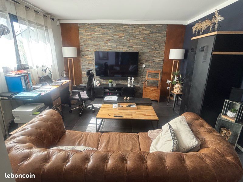 Maison 5 pièces 140 m² · à Châteaubourg · 140 m² · 1 400 €/mois