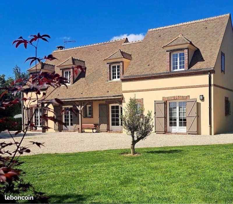 Maison 10 pièces 280 m² · à Saint-Valérien · 280 m² · 680 000 €