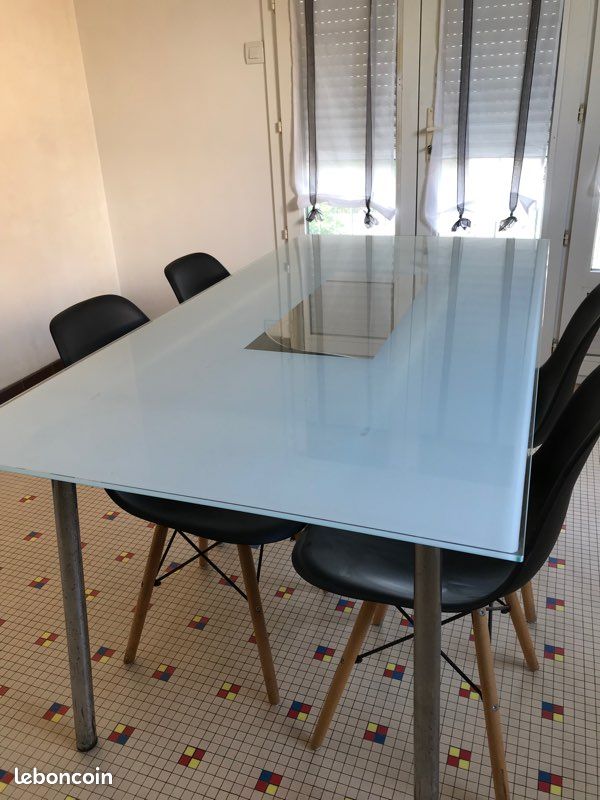 Belle table en verre (image 1)