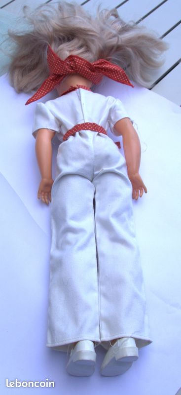 Poupée Bella Cathie tenue Bornéo (image 4)