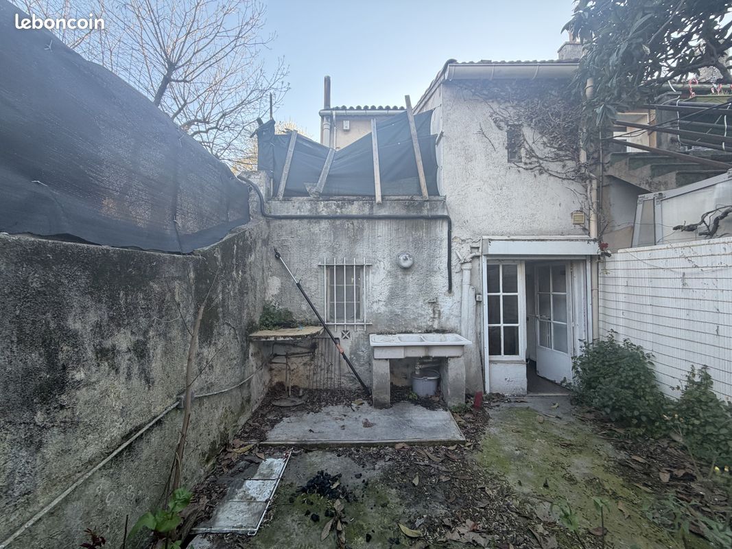 Immeuble 100 m² Marseille (image 9)