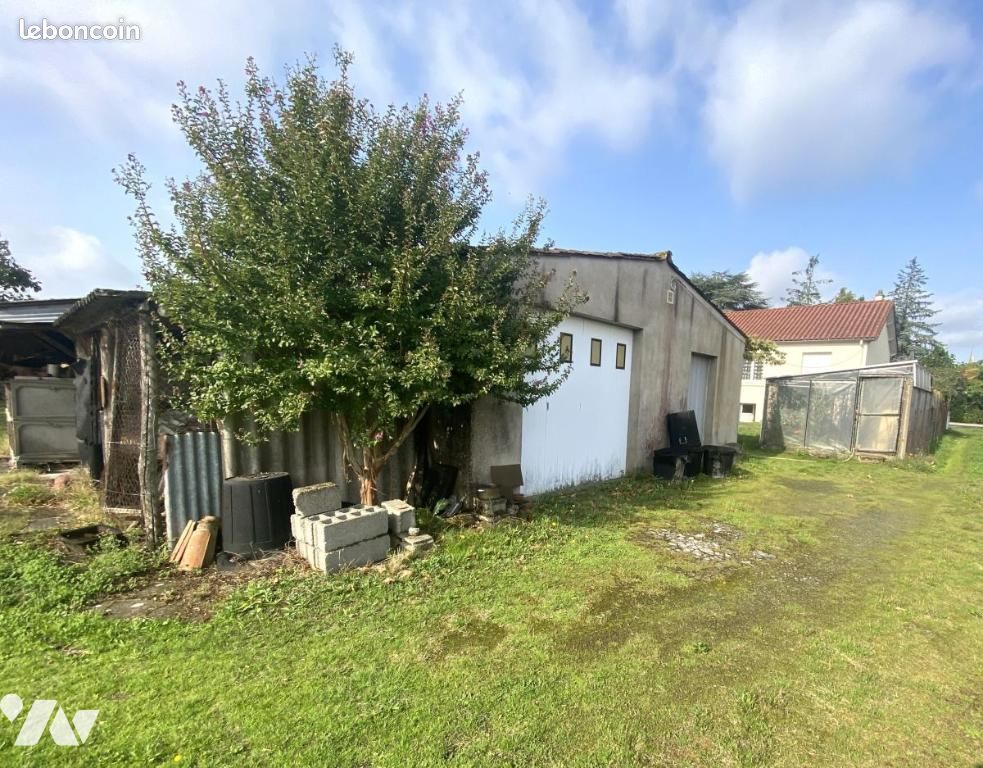 Garage CUGAND · à Cugand-la-Bernardière · 121 180 €