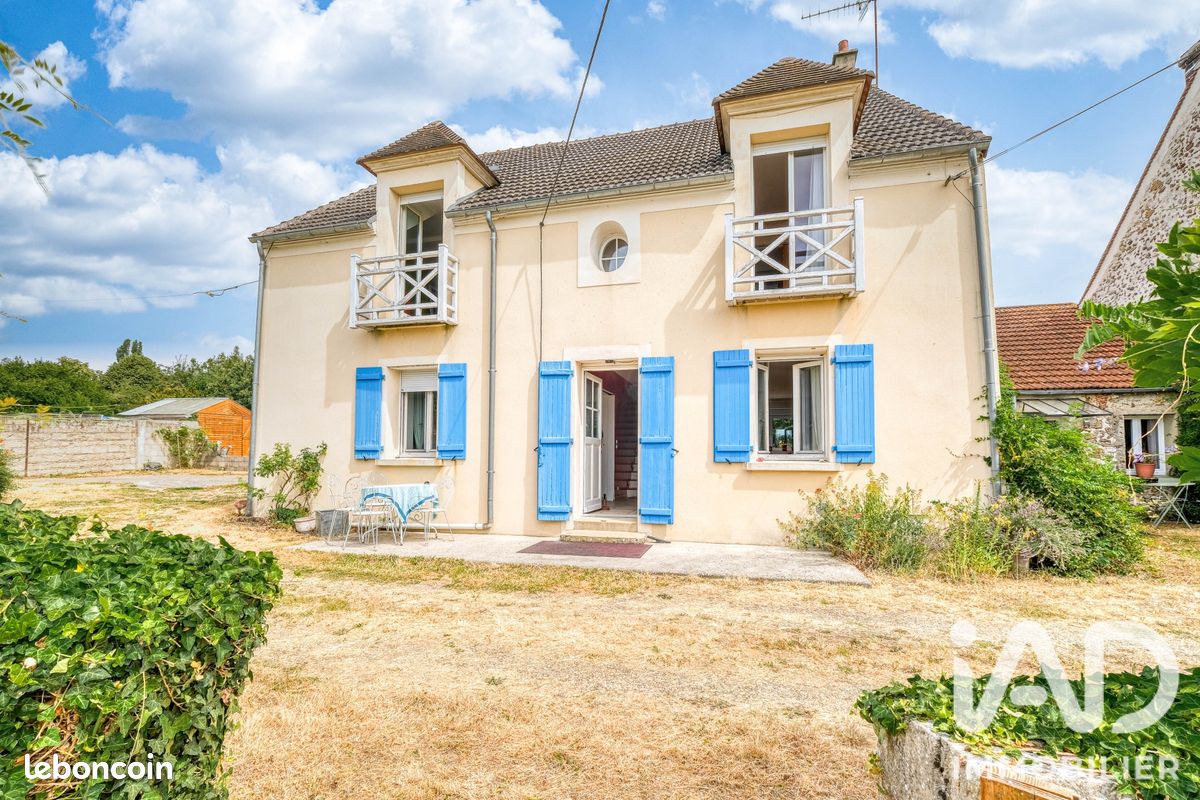 Maison 8 pièces 160 m² · à Boissy-le-Châtel · 160 m² · 449 800 €