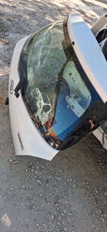 Hayon toyota yaris (image 3)