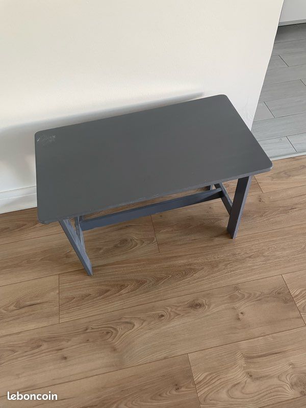 Petite table en bois (image 2)