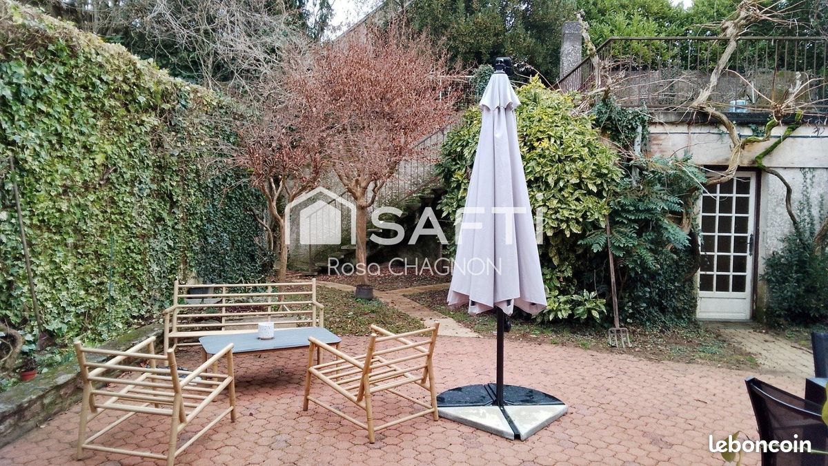 Maison 8 pièces 269 m² · à La Châtaigneraie · 269 m² · 259 933 €
