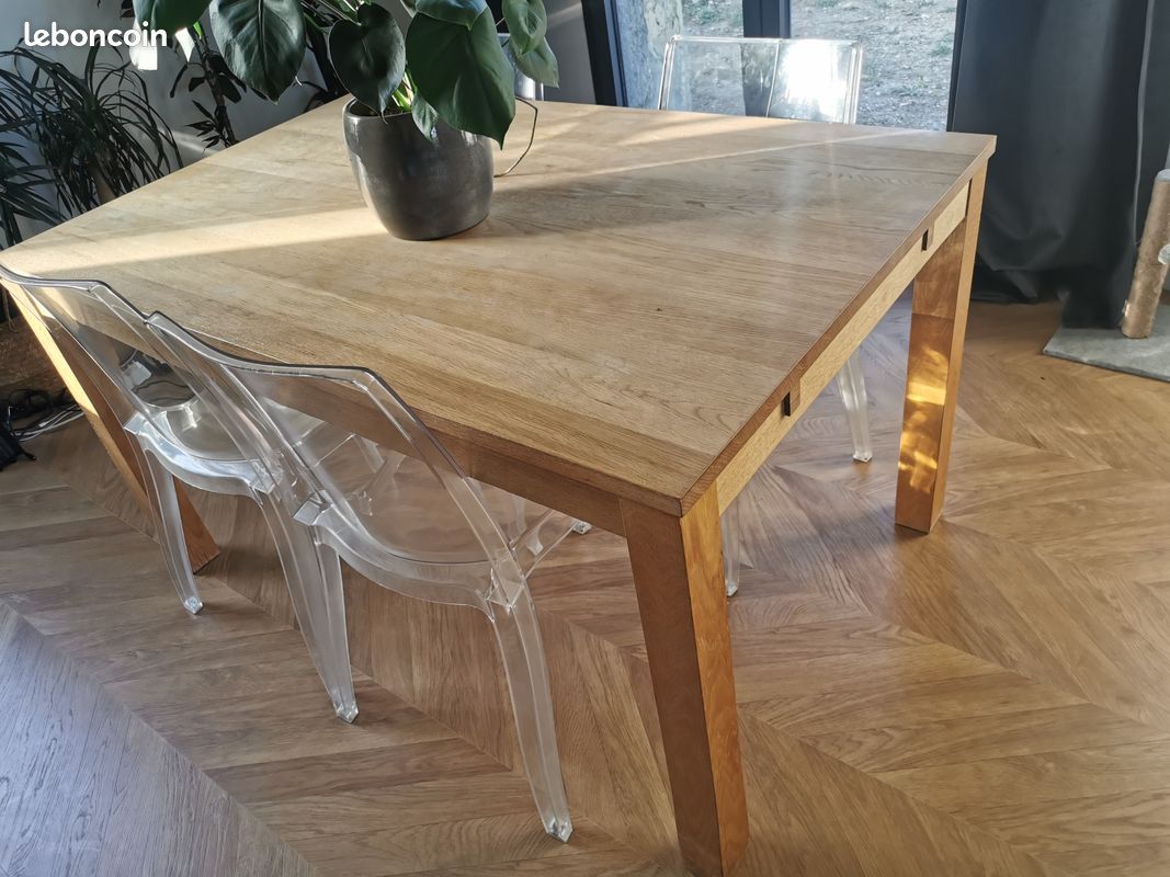 4 chaises transparentes (image 3)
