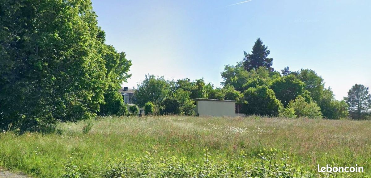 Terrain 1113 m² · à Panazol · 68 000 €