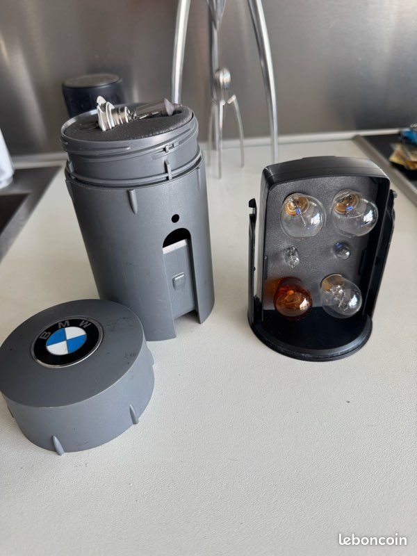 Boîte d’ampoules BMW , d’origine, complète, neuve, (image 2)