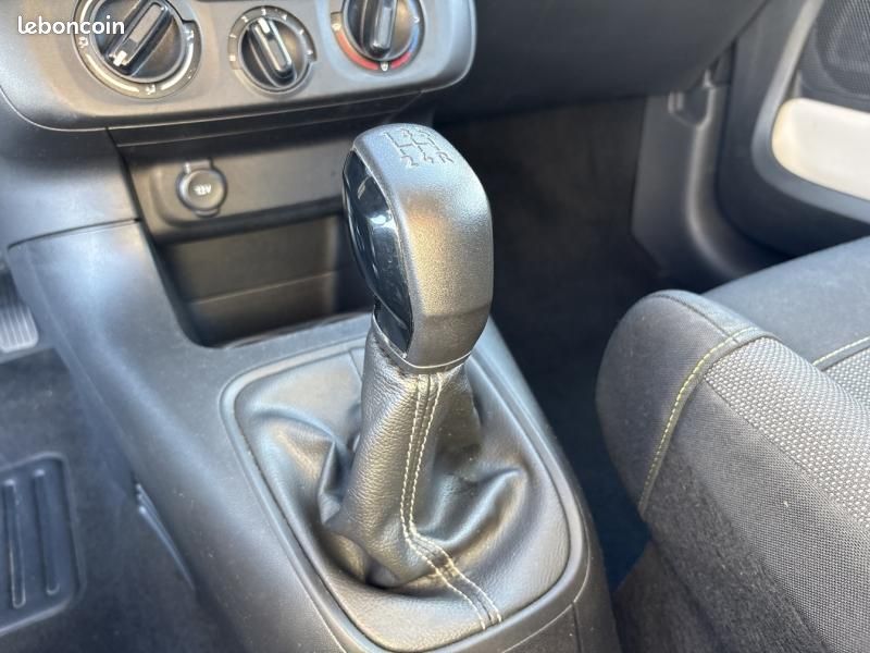 Citroen C3 1.2 PureTech 83ch S&S Feel 122-123g (image 18)