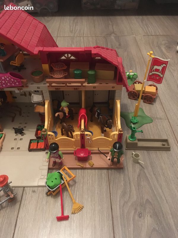 Playmobil grande écurie (image 1)