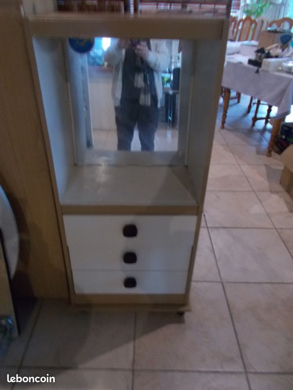 Meuble et miroir (image 3)