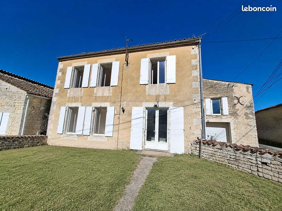 Maison 10 pièces 230 m² · à Prin-Deyrançon · 230 m² · 355 000 €