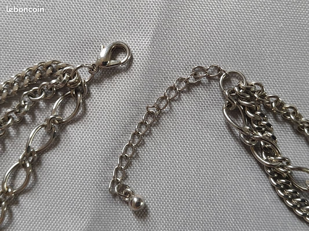 COLLIER EN MÉTAL/3 CHAÎNES/CŒURS et MÉDAILLONS (image 4)
