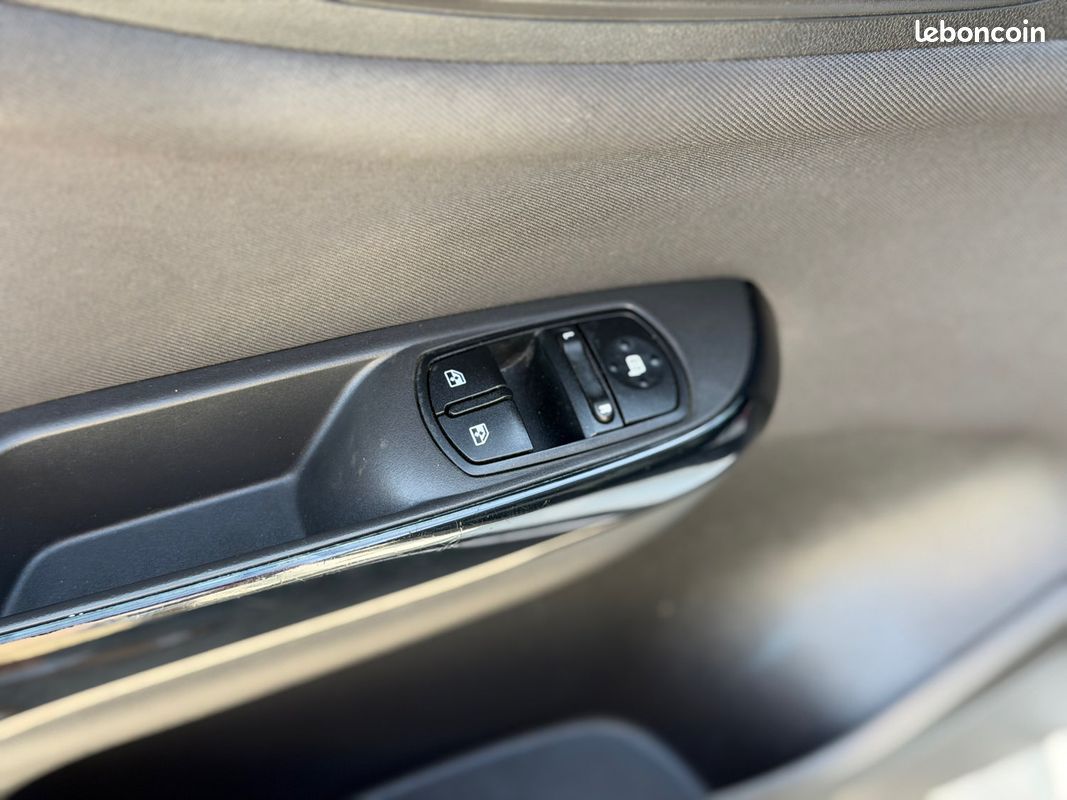Opel Corsa E 1.4 90ch Innovation - Car Play - GPS - Clim - Révisée & Garantie 6 mois (image 28)