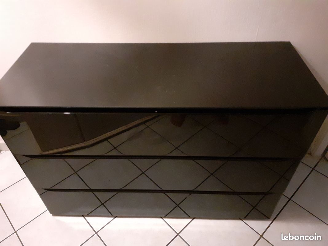 Commode (image 1)