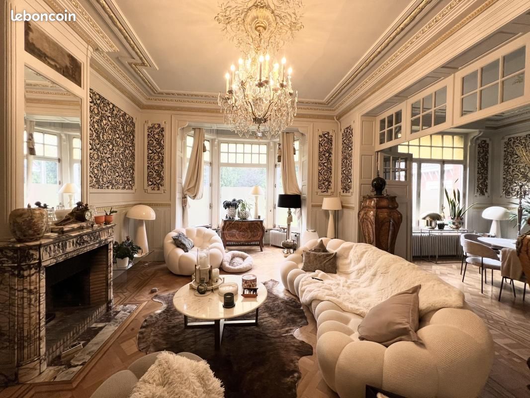Maison 9 pièces 280 m² · à Valenciennes · 280 m² · 965 000 €