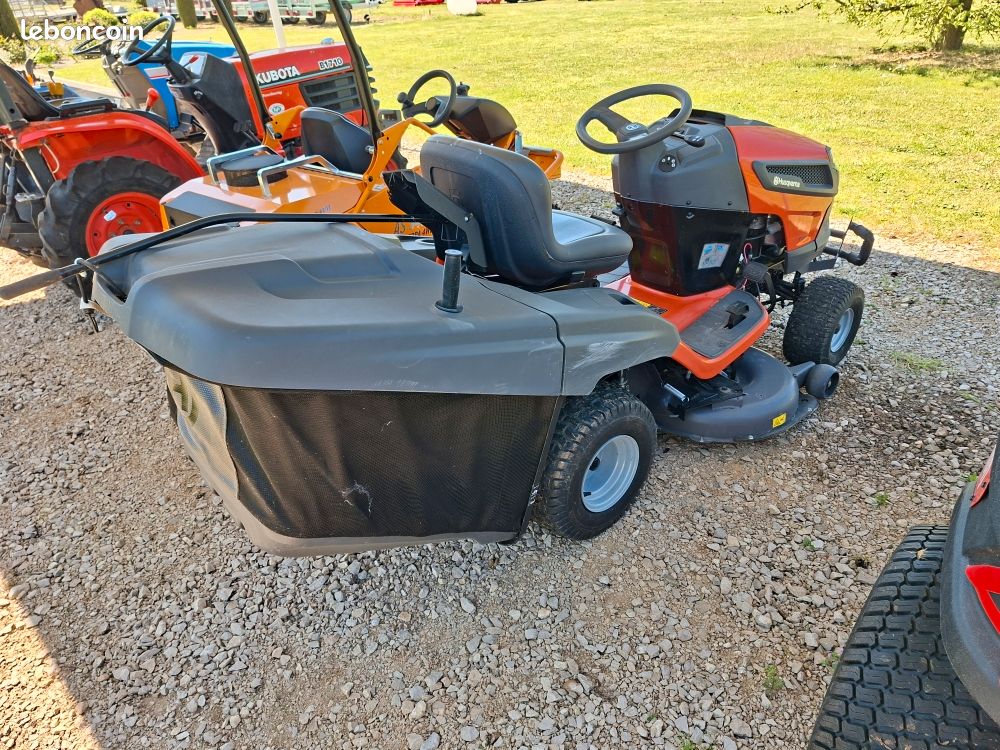 Tracteur tondeuse husqvarna 242 t ramassage et mulching 2025 80 h état proche du neuf (image 2)