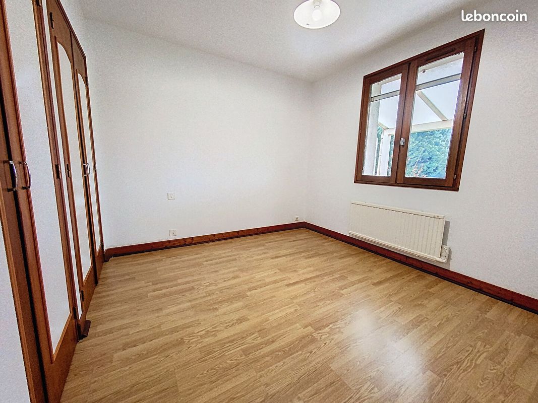 Maison 4 pièces 140 m² - Voutezac 19130 (image principale 7)