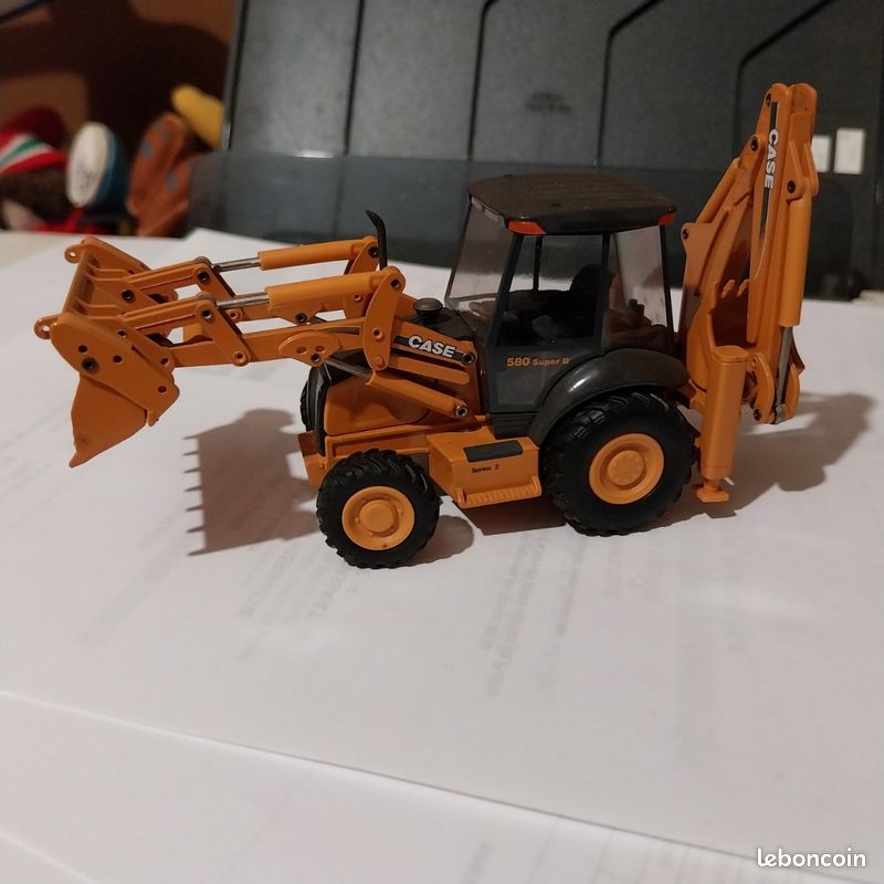 Tractopelle Case 580 super R 1/50 Collection