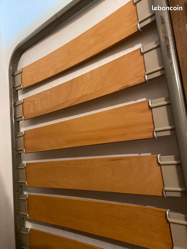 Lit en bois et sommier (image 3)
