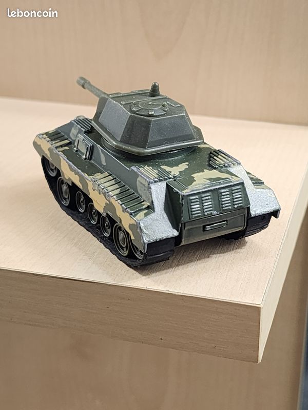 Miniature Solido Militaire N°227 - AMX 13t V.C.I - Franche-Comté - 1/50 - Bel état