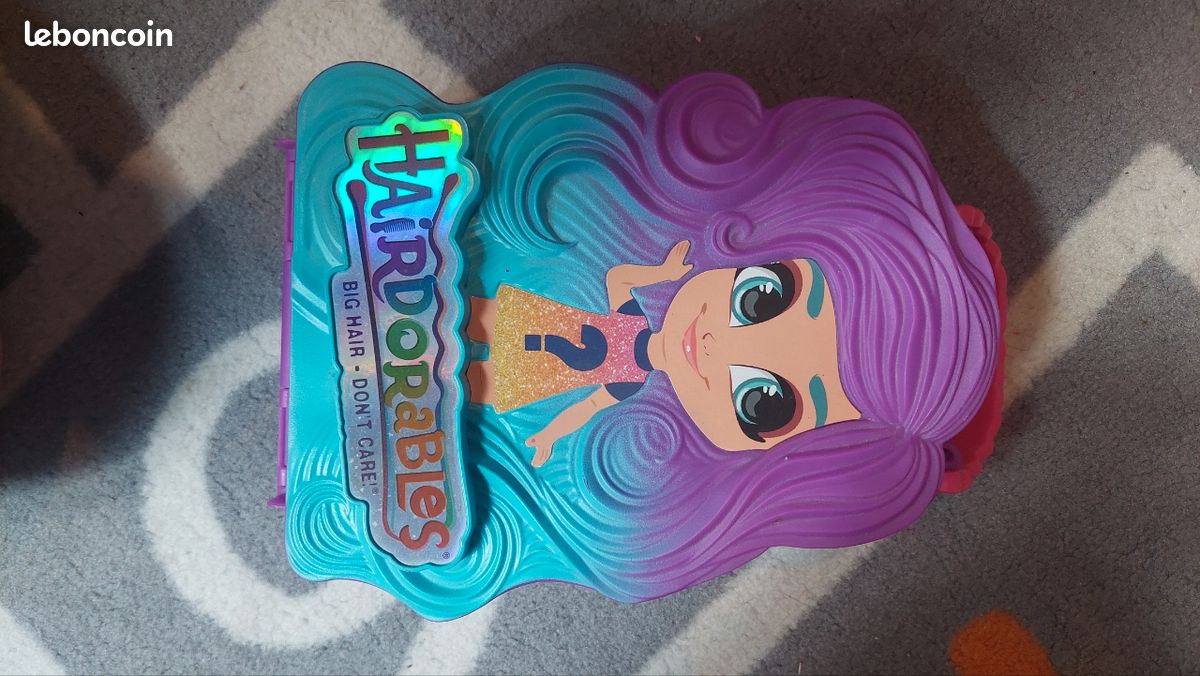 Hairdorable, poupée et accessoires dans sa boîte (image 2)