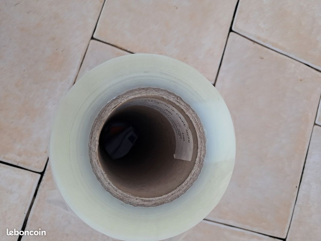 Rouleau de film plastique (image 1)