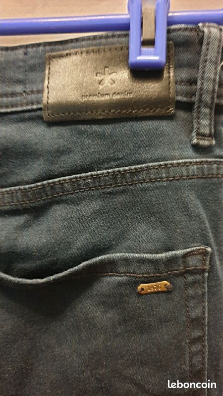 Jeans Célio Taille 44 - Coupe Droite, Couleur Bleu, Occasion En Très Bon état, Pour Homme