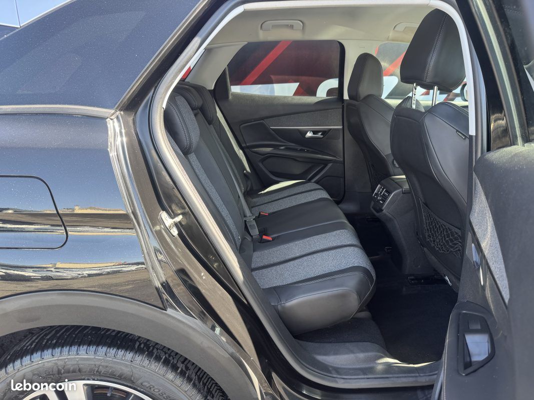 PEUGEOT 3008 II 1.2 Turbo 130 ACCESS 2018 (image 23)