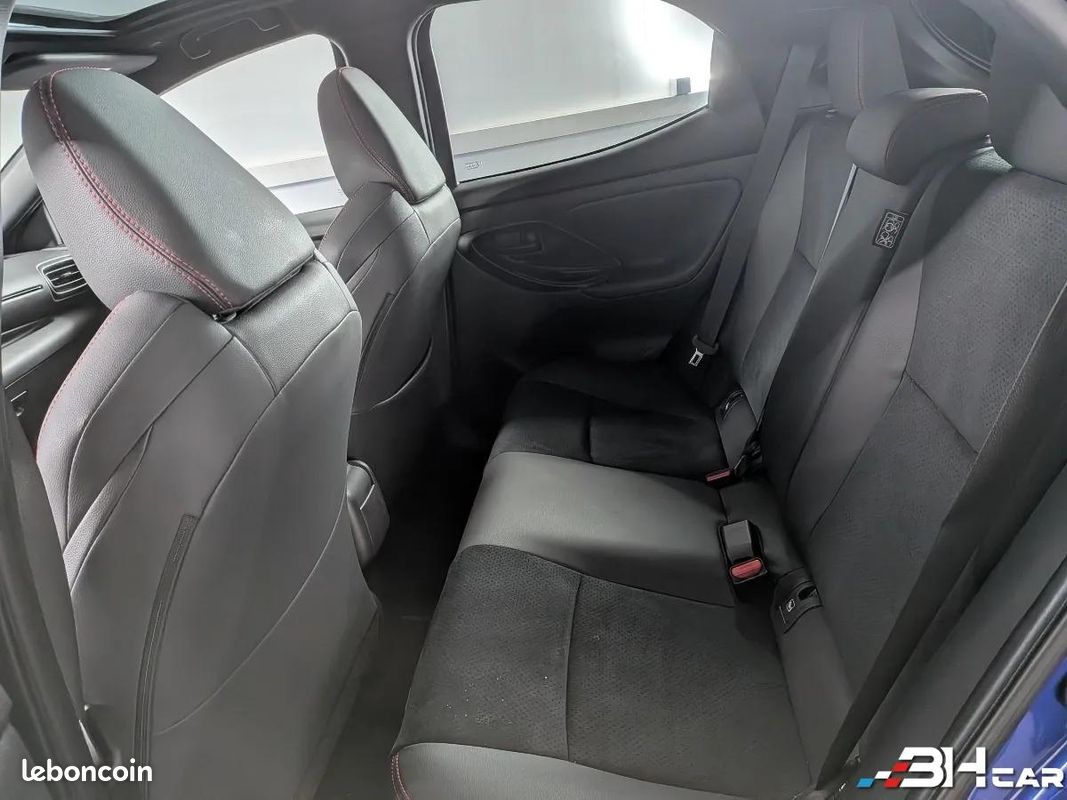 Toyota Yaris 1.5 130H 90 HYBRID FULL-HYBRID 0.8KWH GR-SPORT BVA (image 9)
