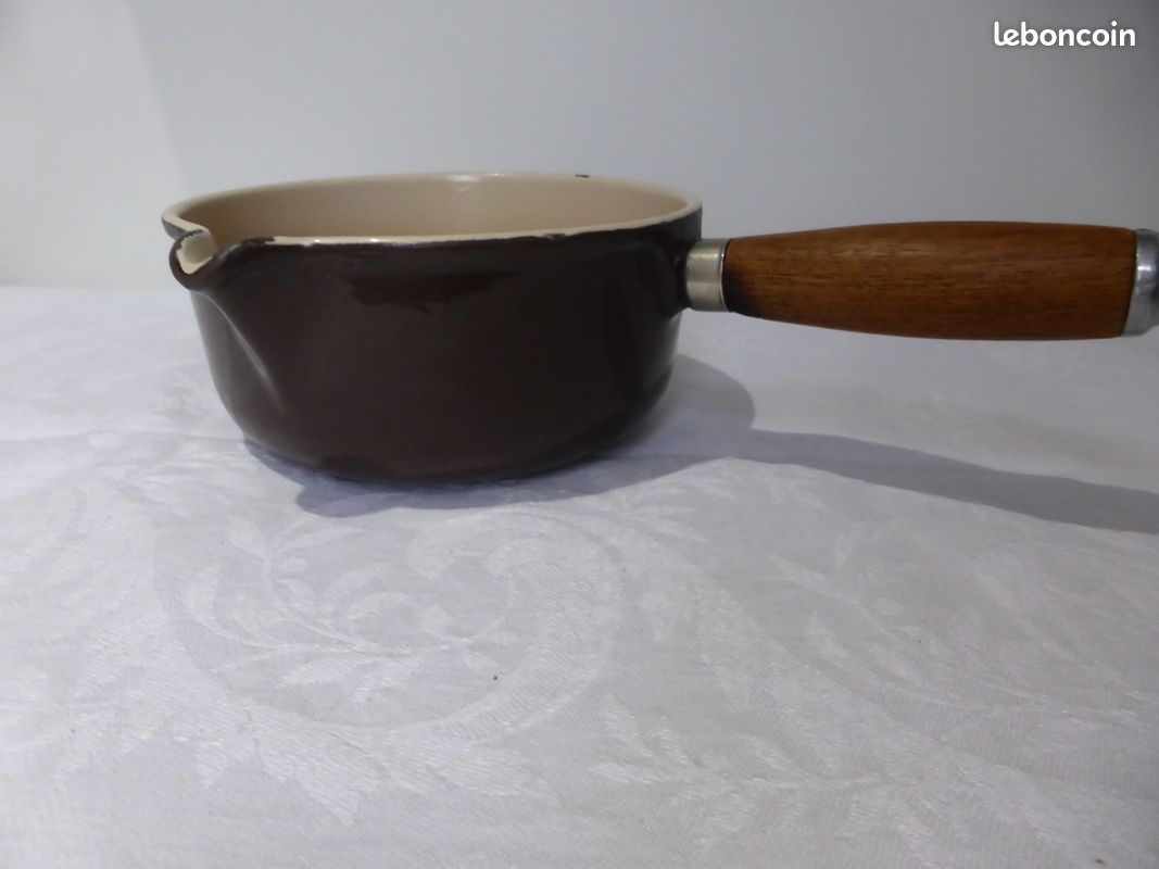 Casserole Vintage Le Creuset En Fonte émaillée Marron, Avec Bec Verseur
