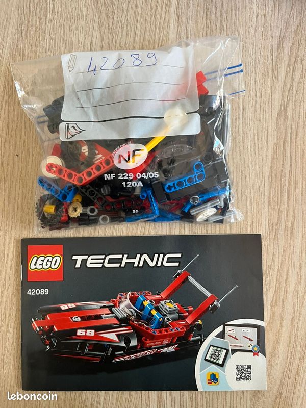 Légo technique 42089 (image 2)