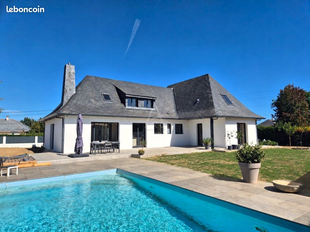 Maison 8 pièces 235 m² · à Saint-Barthélemy-d'Anjou · 235 m² · 839 900 €