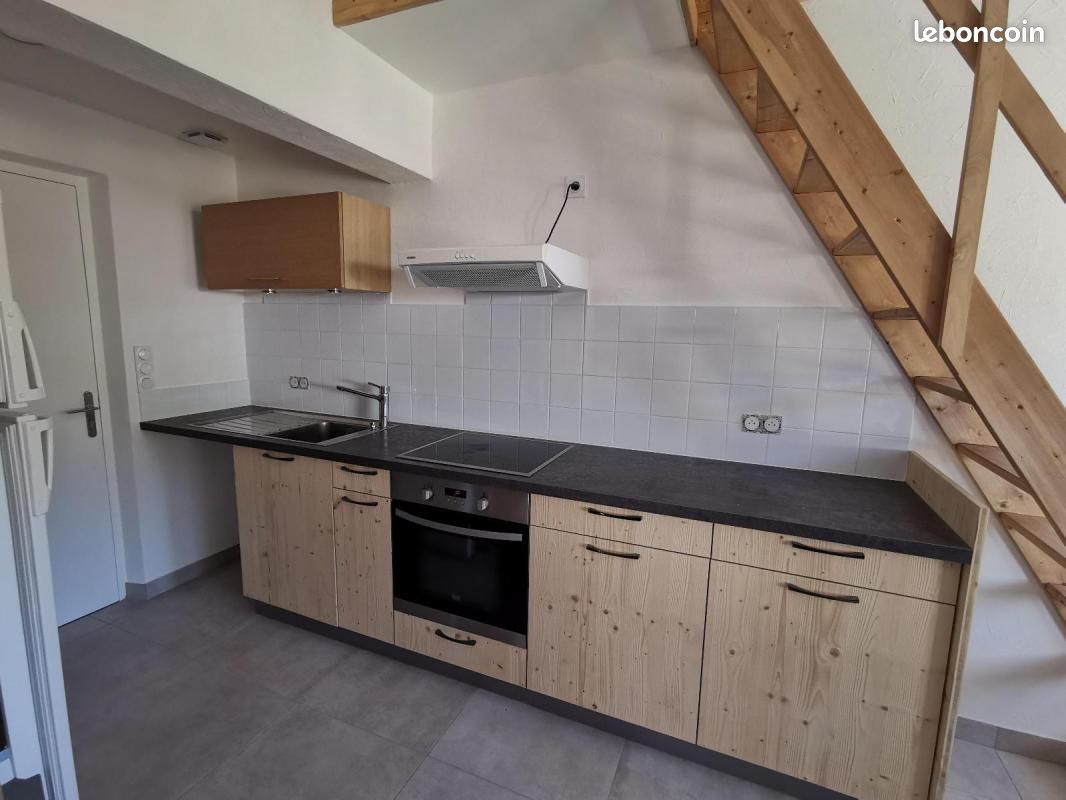 Appartement 1 pièce 22 m² · à Les Moussières · 22 m² · 414 €