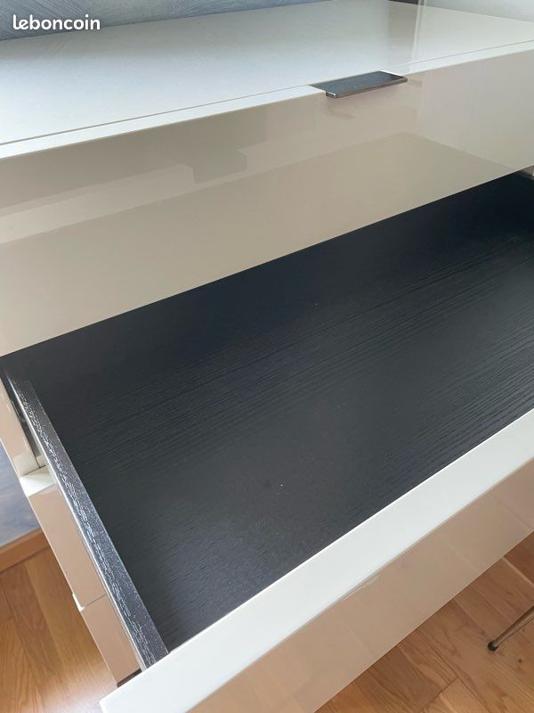 Commode en fer (image 3)