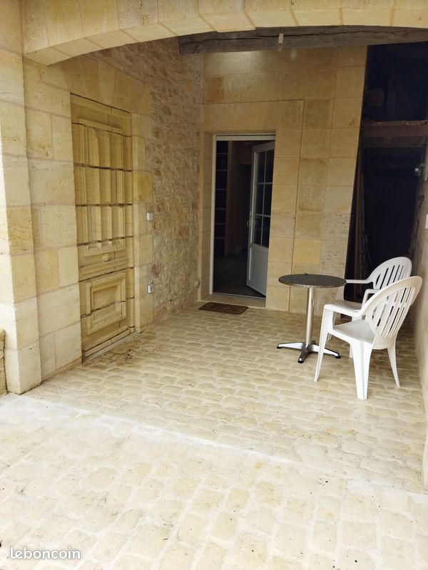 Studio avec cuisine separee (image 2)