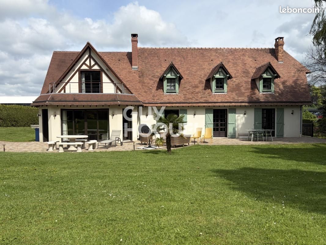 Maison 9 pièces 250 m² · à Isneauville · 250 m² · 650 000 €