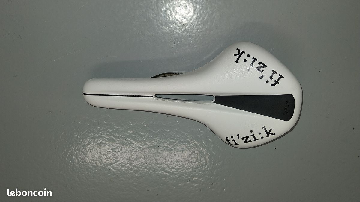 Selle De Vélo Fi'zi:k - Occasion Pour Route/Course - Fabriquée En Italie