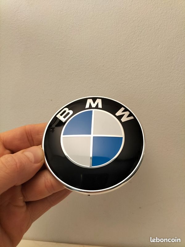 Emblème logo de capot ou coffre 82mm BMW E34, E39, E46, E30, E36, G20, E87, E82, E60, E90, E91, E92, M2, M3 M5, M6, X3, X5, X6 etc..
Plusieurs disponibles
10 l'unité non négociable (image 3)