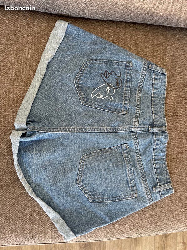 Short jean bleu ciel, neuf (image 2)