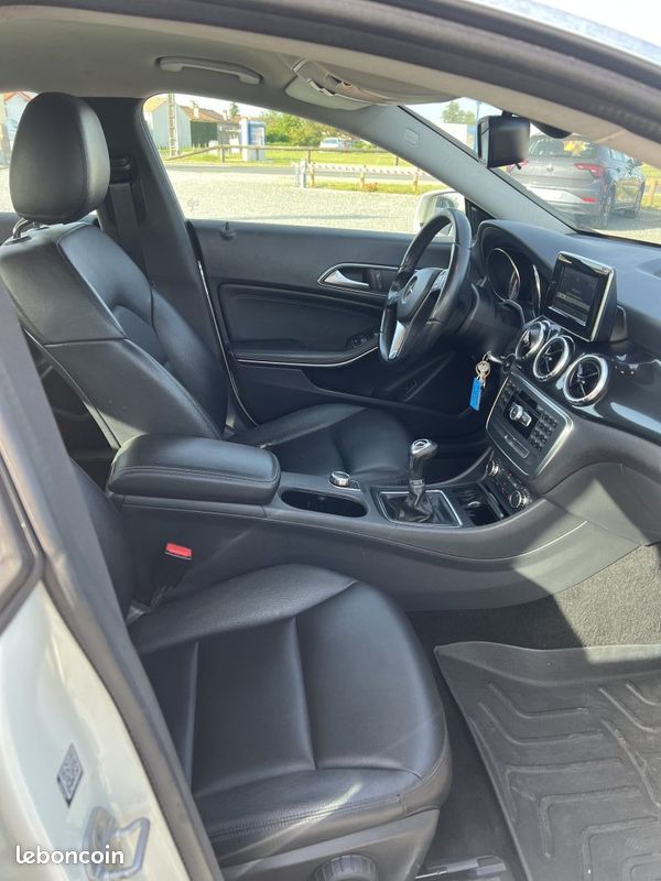Mercedes classe cla me64032 2013 (image 11)