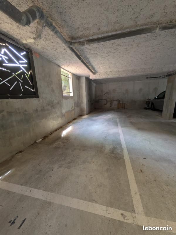 Parking 26 m² · à Champs-sur-Marne · 26 m² · 17 000 €