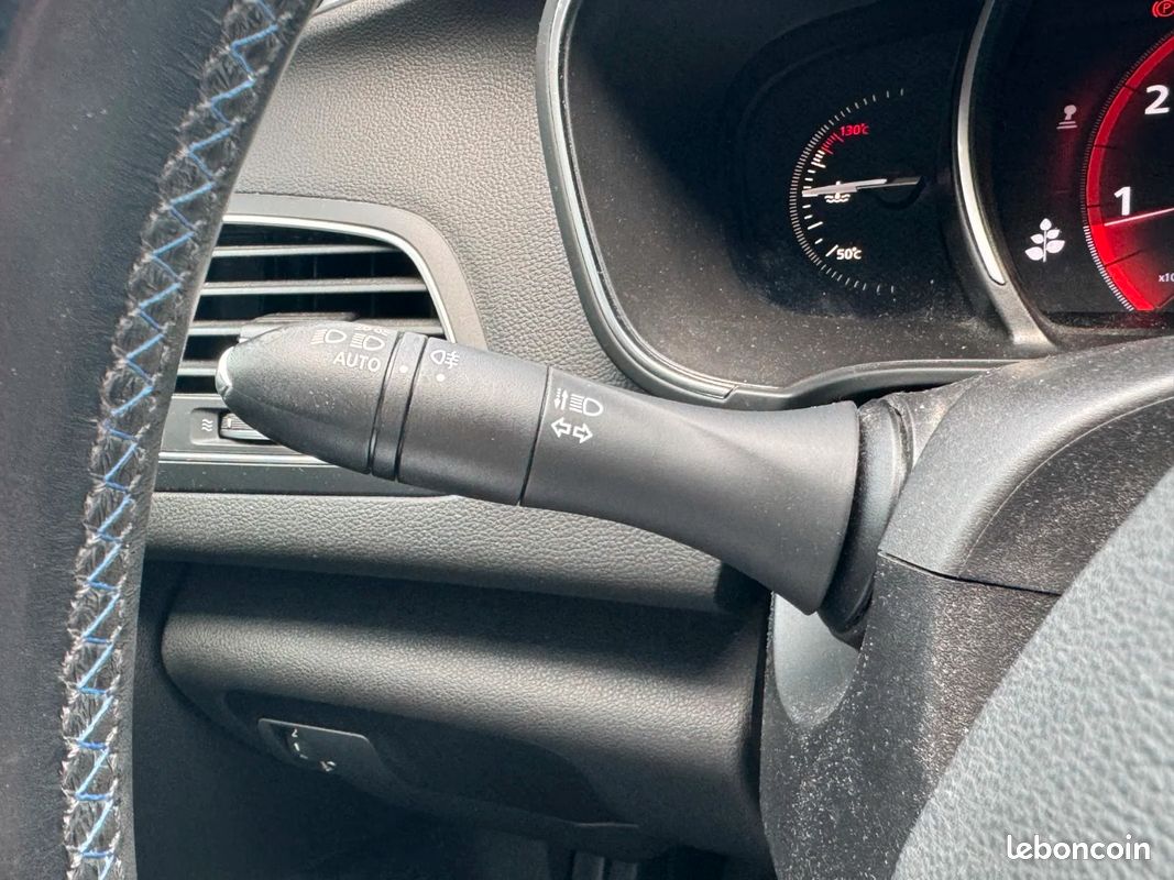 RENAULT MEGANE IV BERLINE TCe 130 Energy GT LINE/ APPLE CARPLAY/ SIEGES SPORT ALCANTARA/TISSU (image 21)